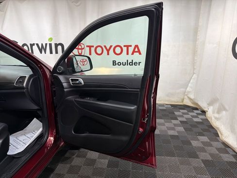 Used 2019 Jeep Grand Cherokee Altitude image 10