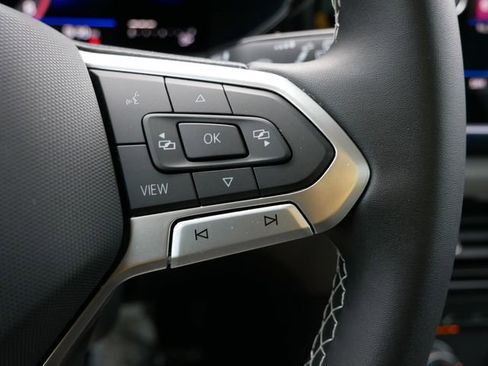 Used 2022 Volkswagen Taos SE image 25