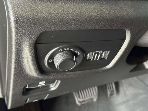 Certified 2023 Jeep Grand Cherokee Laredo image 27