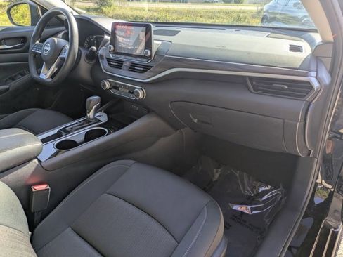 Used 2024 Nissan Altima 2.5 SV image 25