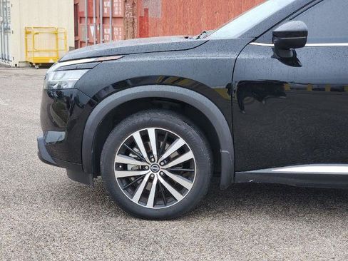 Certified 2024 Nissan Pathfinder Platinum w/ Cargo Package FWD image 4