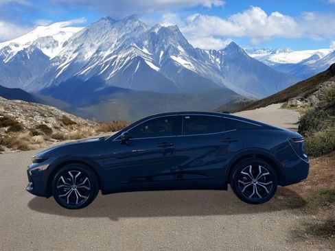 Used 2026 Toyota Crown XLE image 2