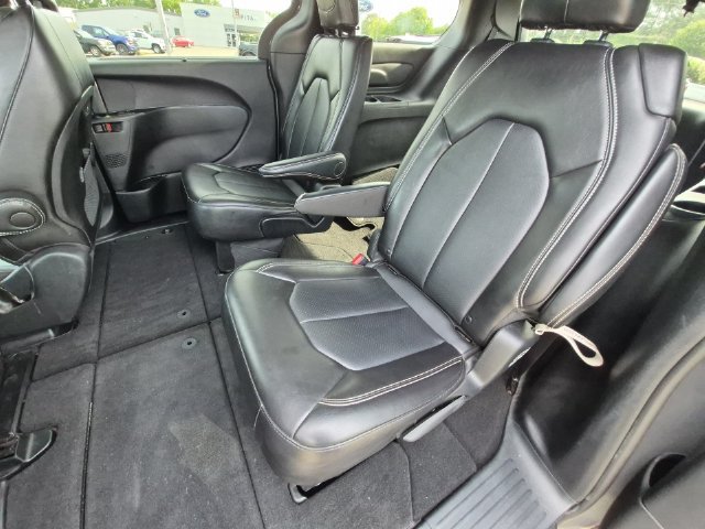 Used 2025 Chrysler Pacifica Select FWD image 29