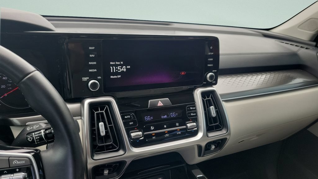 Used 2022 Kia Sorento S w/ Panoramic Sunroof Package FWD image 14