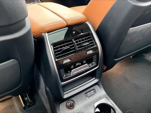Used 2024 BMW X7 xDrive40i w/ M Sport Package AWD/4WD image 29