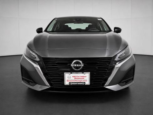 Used 2025 Nissan Altima 2.5 SV FWD image 2