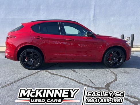 Used 2023 Alfa Romeo Stelvio Veloce AWD/4WD image 6