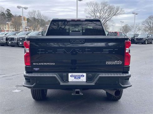 Used 2023 Chevrolet Silverado 2500 High Country image 5