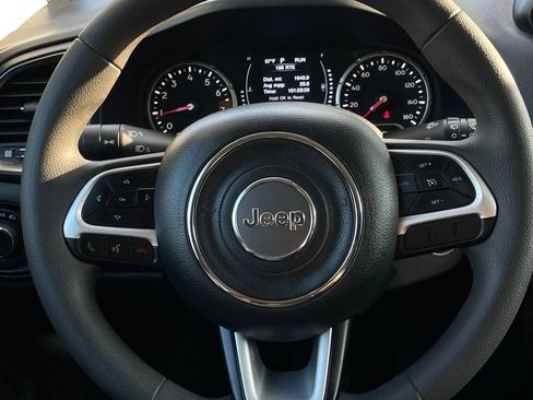 Used 2023 Jeep Renegade Latitude AWD/4WD image 12