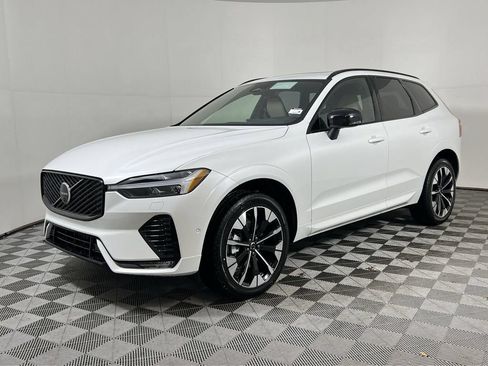 New 2026 Volvo XC60 B5 Plus w/ Protection Package Premier AWD/4WD image 4