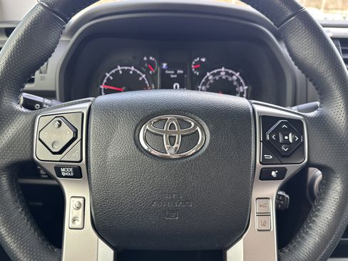 Used 2021 Toyota 4Runner SR5 Premium image 10