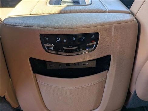 Used 2018 Cadillac Escalade Platinum image 17