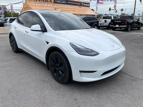 Used 2023 Tesla Model Y Long Range AWD/4WD image 3