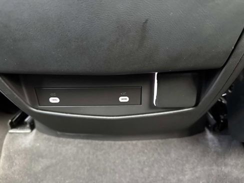 Used 2023 Cadillac Escalade ESV Premium Luxury image 20