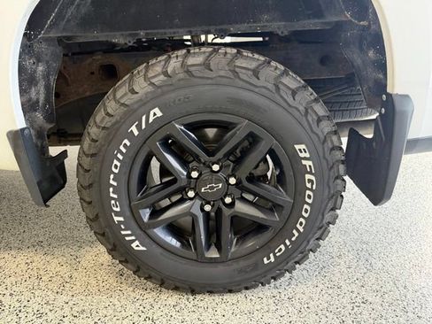 Used 2019 Chevrolet Silverado 1500 LT Trail Boss AWD/4WD image 33
