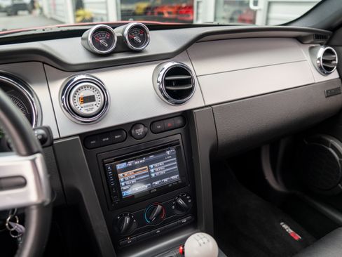 Used 2006 Ford Mustang GT image 25