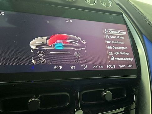 Used 2022 Aston Martin DBX AWD/4WD image 17