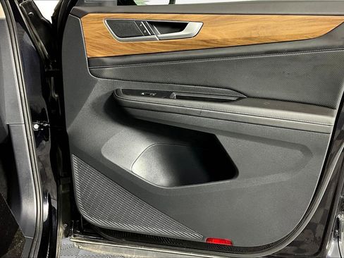 Used 2024 Volkswagen Atlas SE image 26