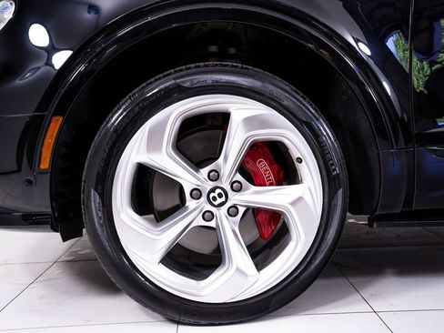 Used 2022 Bentley Bentayga AWD/4WD image 10
