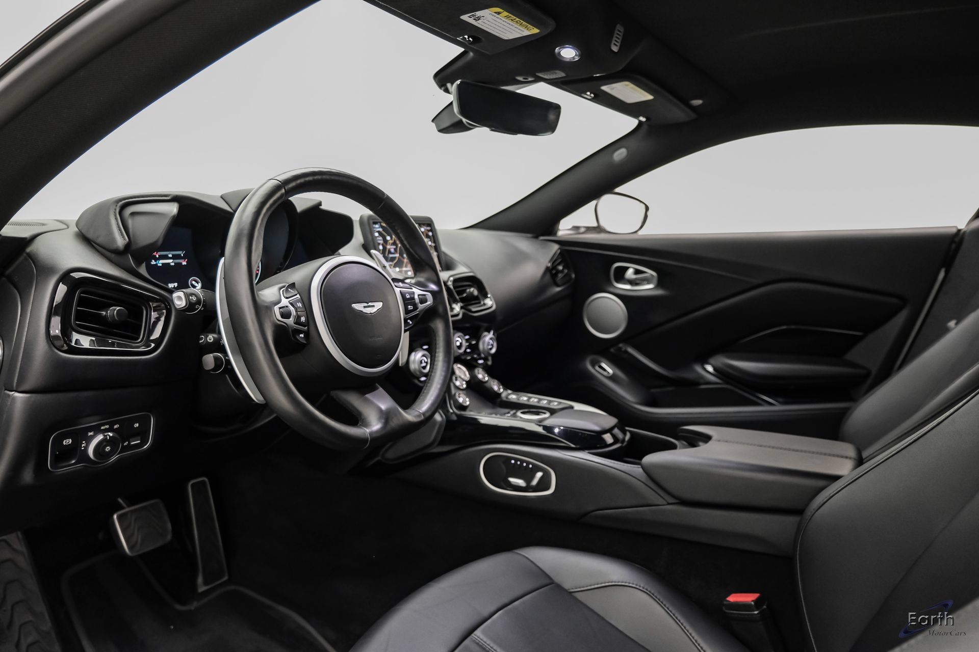 Used 2022 Aston Martin V8 Vantage Coupe RWD image 40