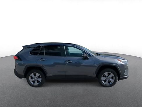 Used 2022 Toyota RAV4 XLE w/ Convenience Package AWD/4WD image 9
