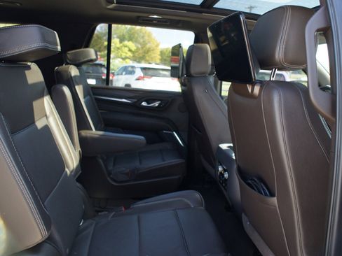 Used 2021 GMC Yukon Denali w/ Denali Premium Package image 24