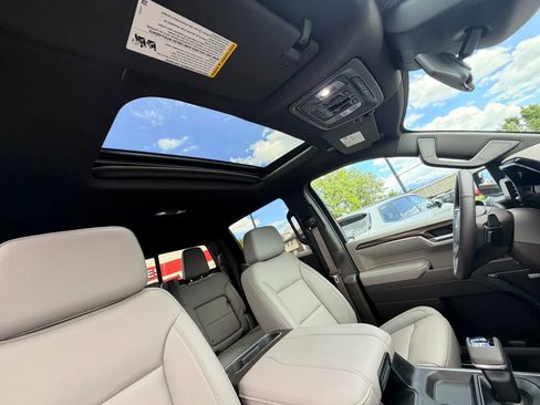Used 2026 Chevrolet Silverado 1500 LT Trail Boss w/ Convenience Package II AWD/4WD image 25