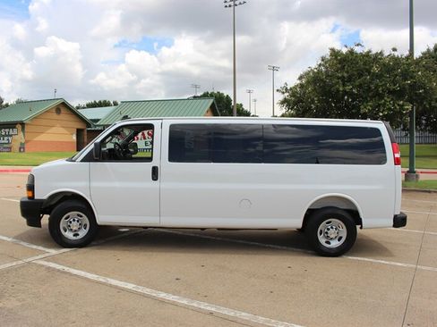 Used 2025 Chevrolet Express 3500 LS RWD image 2