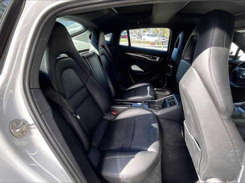 Used 2022 Porsche Panamera image 27