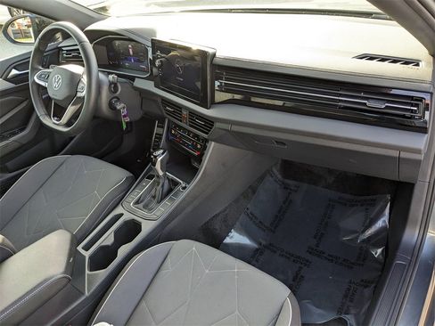 Certified 2025 Volkswagen Jetta Sport image 11