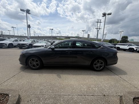 Used 2024 Honda Accord EX image 11