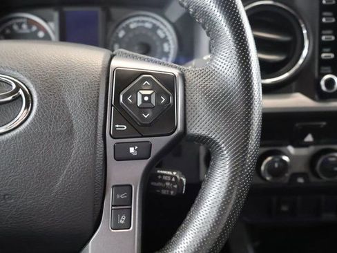 Used 2022 Toyota Tacoma TRD Off-Road image 22