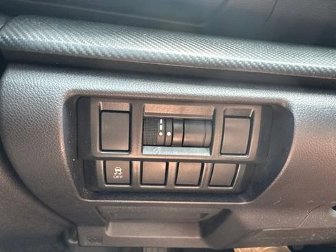 Used 2017 Subaru Impreza 2.0i AWD/4WD image 25