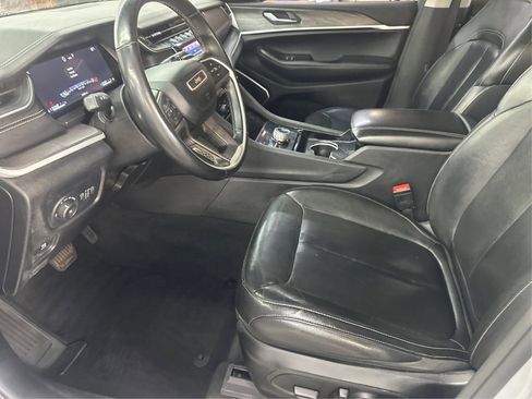 Used 2022 Jeep Grand Cherokee L Limited AWD/4WD image 11