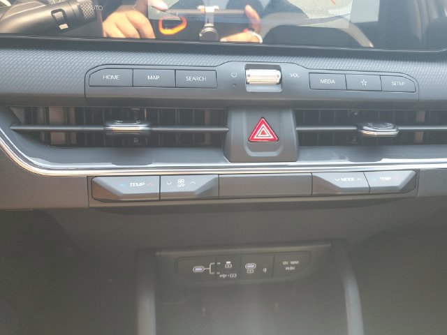 New 2026 Kia K4 GT-Line FWD image 35