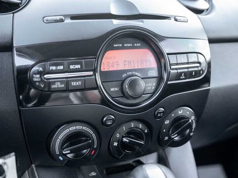 Used 2014 MAZDA MAZDA2 Sport image 13