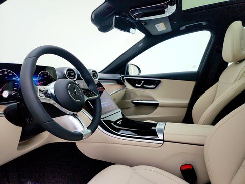 Used 2025 Mercedes-Benz C 300 Sedan image 11