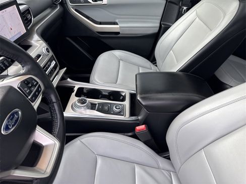 Used 2021 Ford Explorer XLT w/ Equipment Group 202A image 22