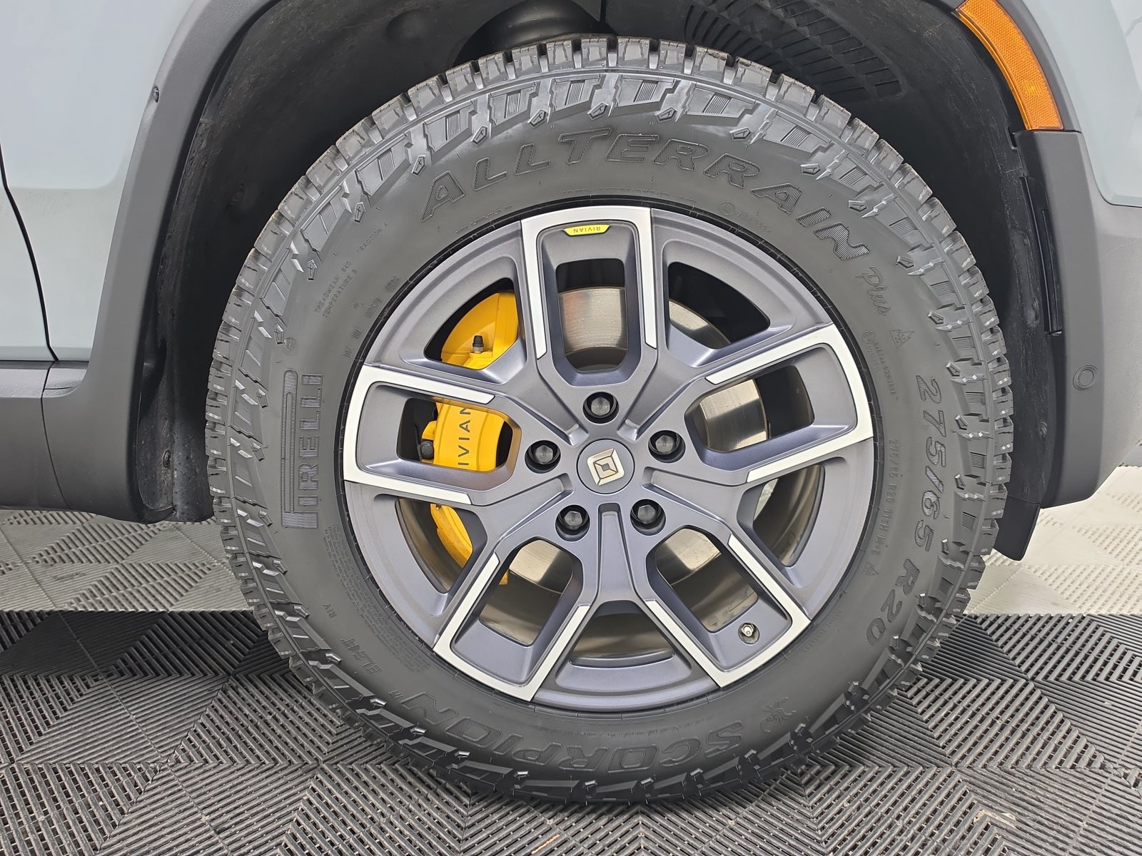 Used 2022 Rivian R1T Adventure AWD/4WD image 11
