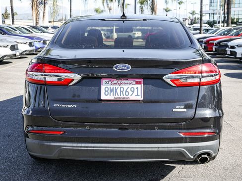 Used 2020 Ford Fusion SE image 6