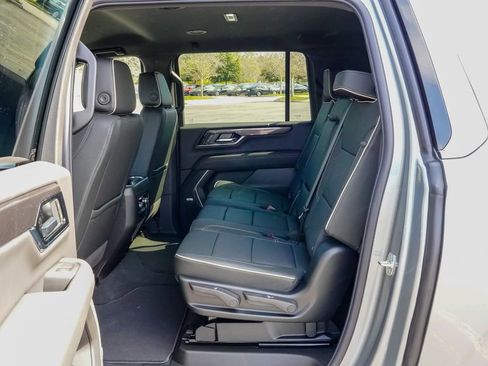 New 2026 GMC Yukon XL Elevation image 9