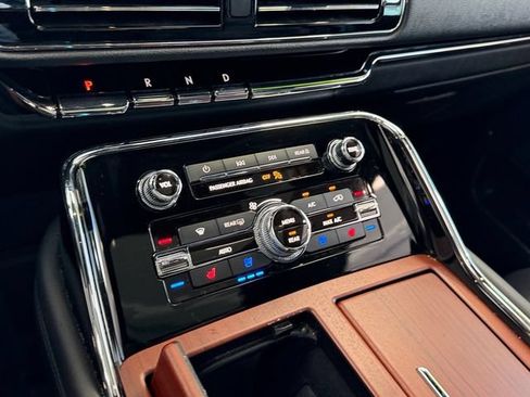 Used 2022 Lincoln Navigator L Reserve RWD image 20