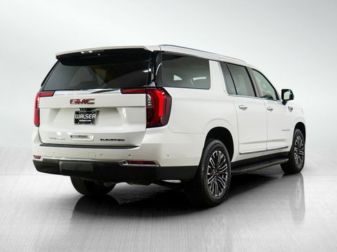 Used 2025 GMC Yukon XL Elevation w/ Technology Package AWD/4WD image 5