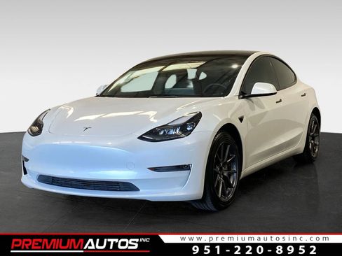Used 2023 Tesla Model 3 Standard Range image 1