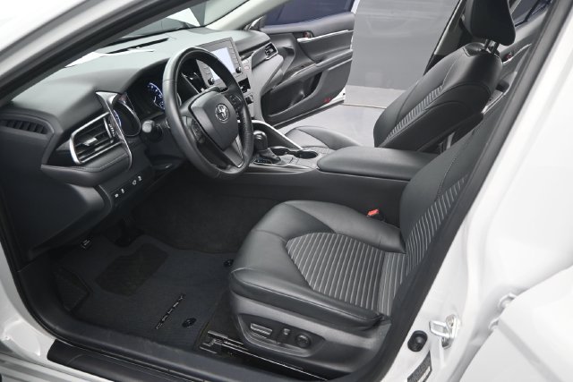 Used 2024 Toyota Camry SE FWD image 13