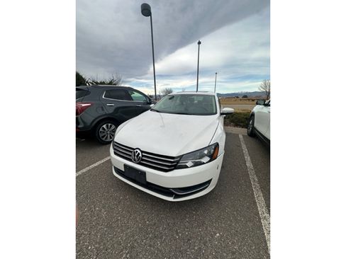 Used 2013 Volkswagen Passat TDI SE image 2