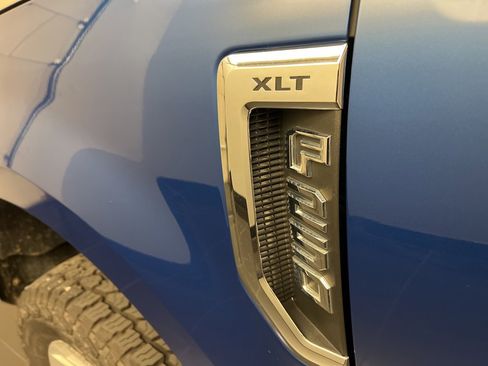 Used 2022 Ford F250 XLT image 32