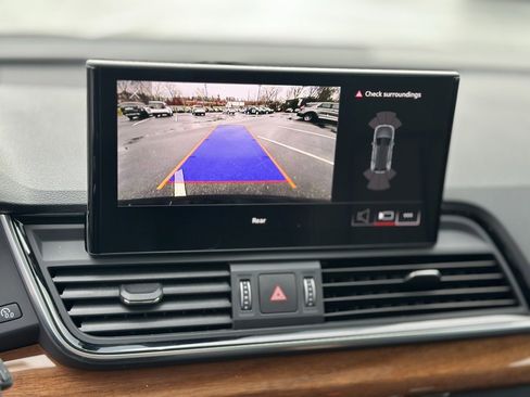 Used 2023 Audi Q5 2.0T Premium w/ Convenience Package image 18