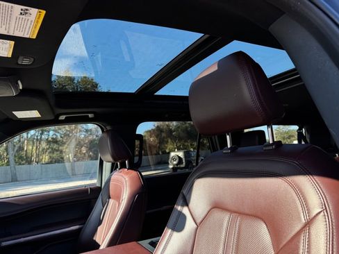 Used 2024 Ford Expedition Max Limited image 34