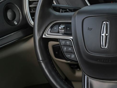 Used 2019 Lincoln Nautilus Reserve image 19